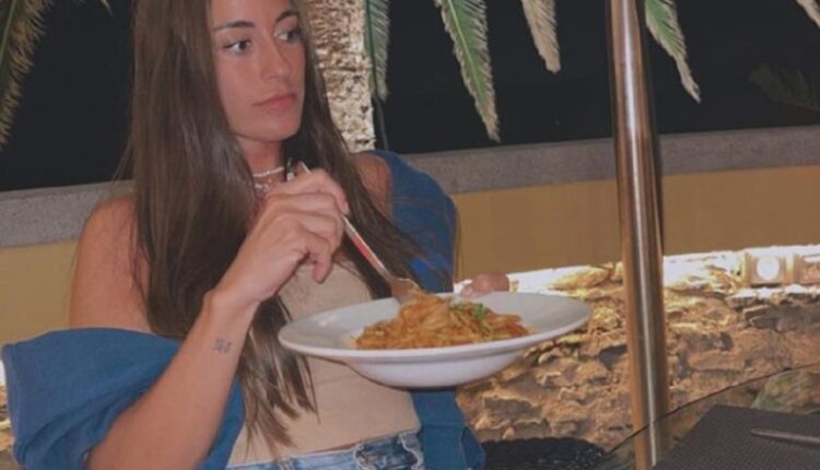 paula-gonu-mangia-ragu-con-menisco-768×576