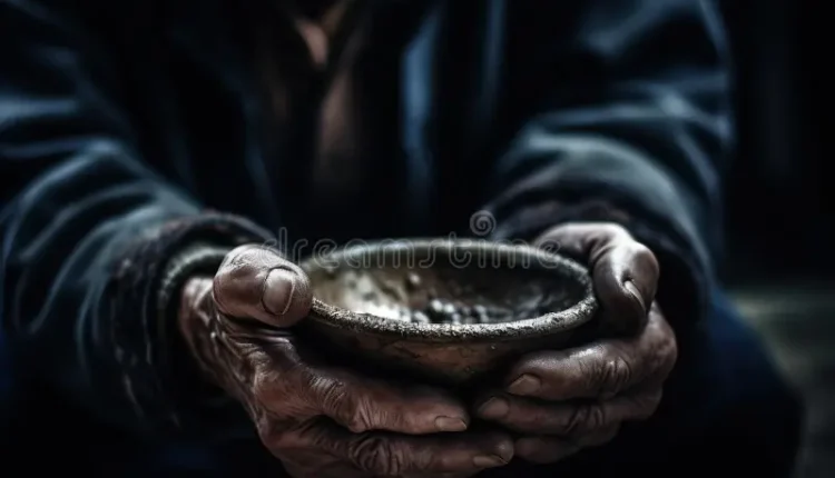 pobreza-de-hambre-desigualdad-social-sin-hogar-o-mendigo-por-ayuda-sentada-en-barriada-sucia-donación-derechos-humanos-y-caridad-273786850