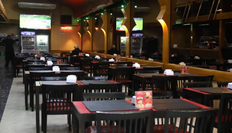 en-video-restaurantes-y-comercios-permanecen-vacios-en-buenos-aires-tras-medidas-economicas-de-mile-144626