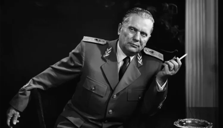 tito fuma