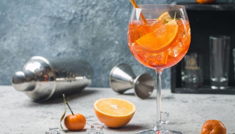 historia-del-spritz-el-aperitivo-italiano-que-nunca-paso-de-moda-PBUPXF6R4BADDPLNYY5VU6OE44
